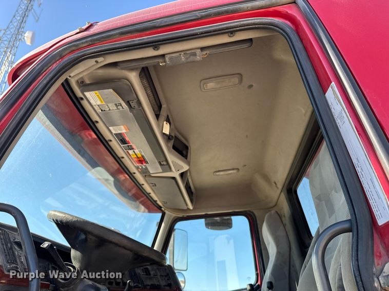 image for item DT0599 2011 Volvo VHD dump truck