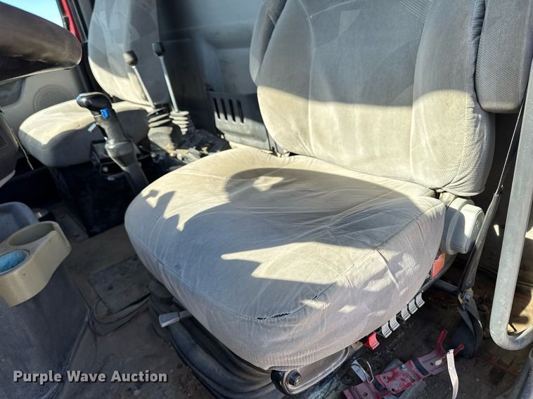 image for item DT0599 2011 Volvo VHD dump truck