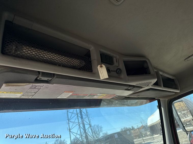 image for item DT0599 2011 Volvo VHD dump truck