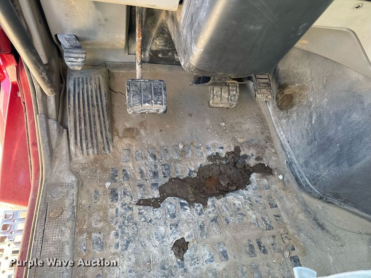 image for item DT0599 2011 Volvo VHD dump truck