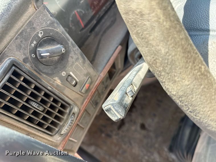 image for item DT0599 2011 Volvo VHD dump truck