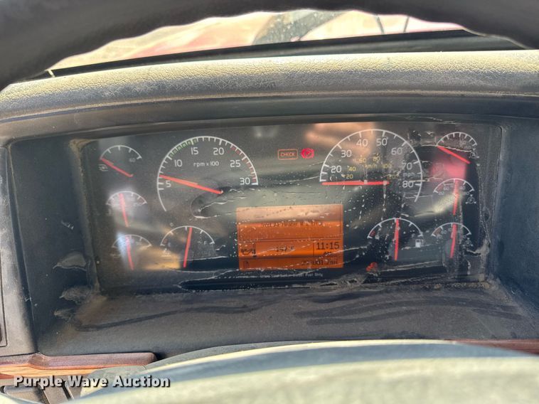 image for item DT0599 2011 Volvo VHD dump truck