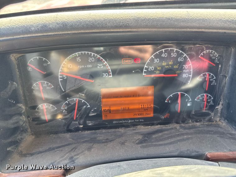 image for item DT0599 2011 Volvo VHD dump truck