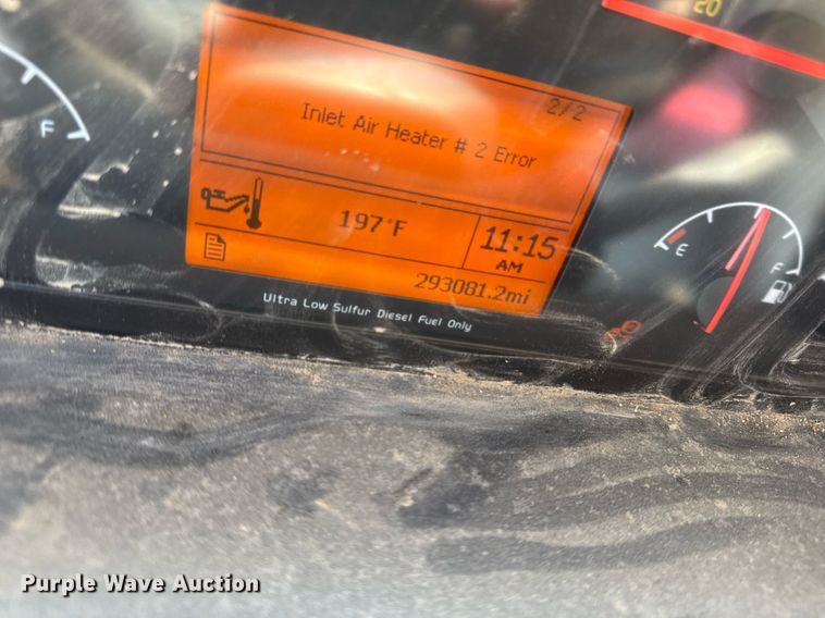 image for item DT0599 2011 Volvo VHD dump truck