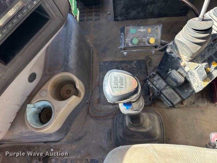 image for item DT0599 2011 Volvo VHD dump truck