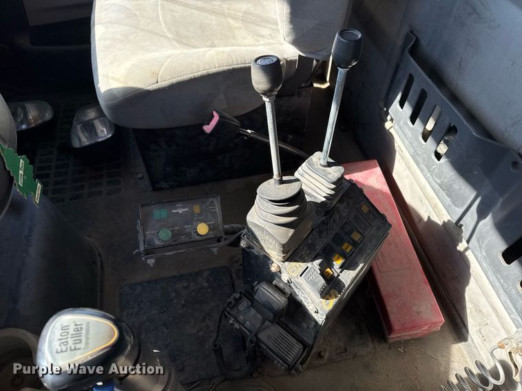 image for item DT0599 2011 Volvo VHD dump truck