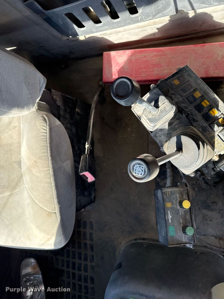 image for item DT0599 2011 Volvo VHD dump truck