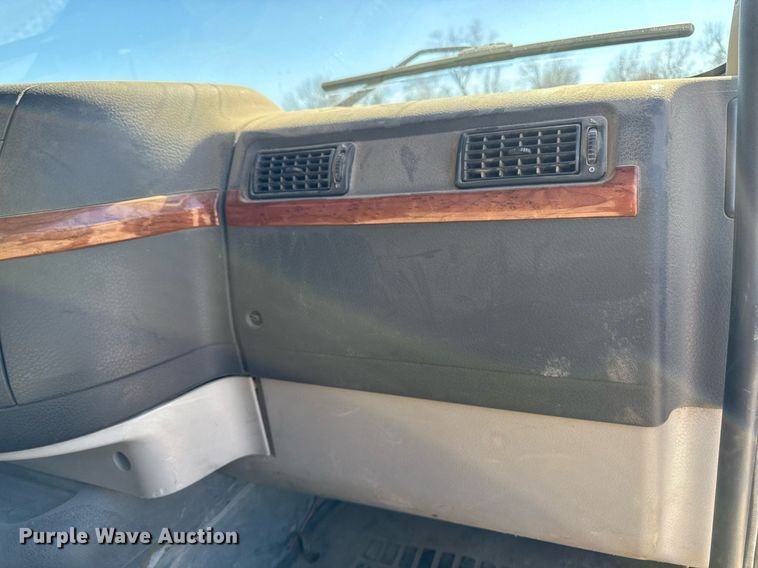 image for item DT0599 2011 Volvo VHD dump truck