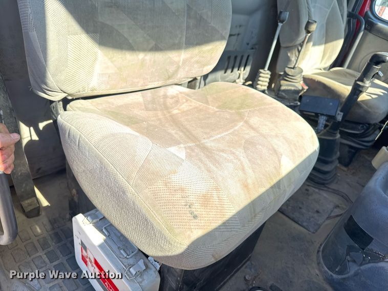 image for item DT0599 2011 Volvo VHD dump truck