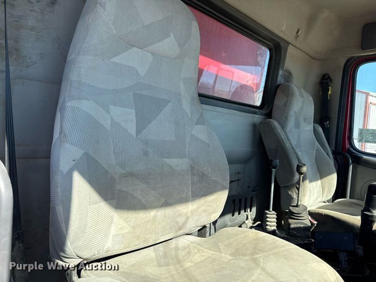 image for item DT0599 2011 Volvo VHD dump truck