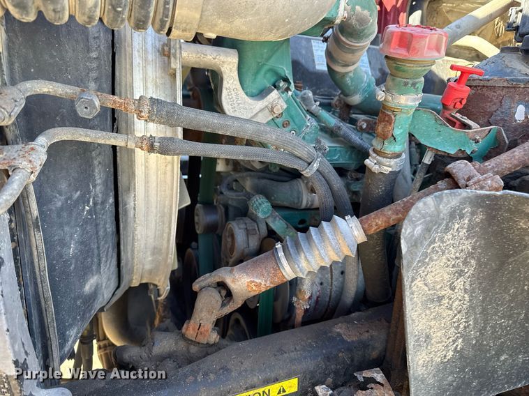 image for item DT0599 2011 Volvo VHD dump truck