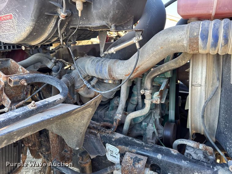 image for item DT0599 2011 Volvo VHD dump truck