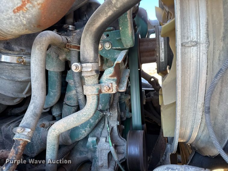 image for item DT0599 2011 Volvo VHD dump truck