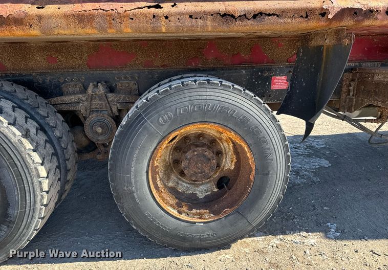 image for item DT0599 2011 Volvo VHD dump truck