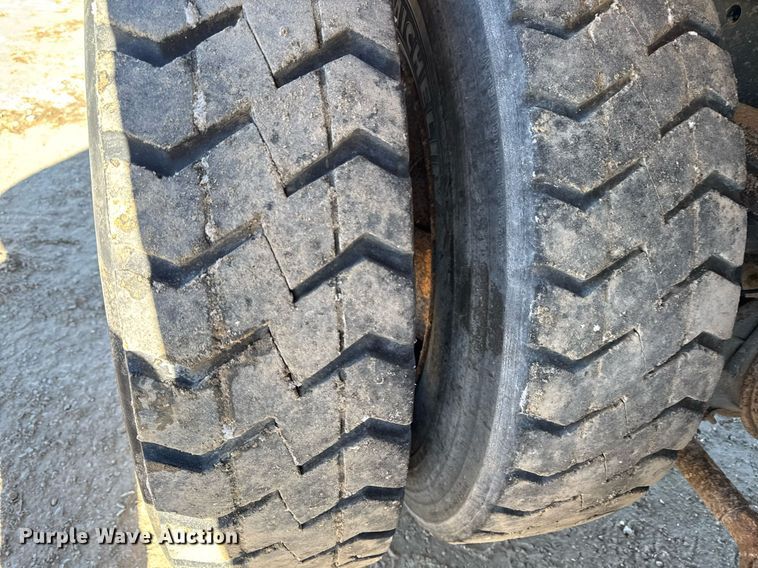 image for item DT0599 2011 Volvo VHD dump truck