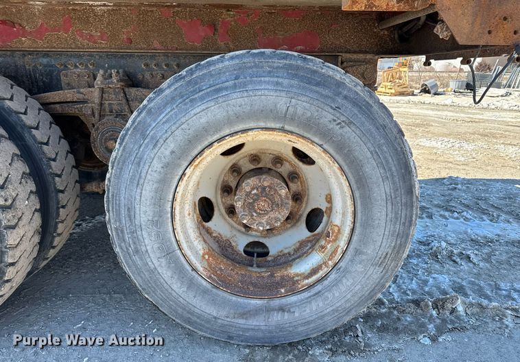 image for item DT0599 2011 Volvo VHD dump truck