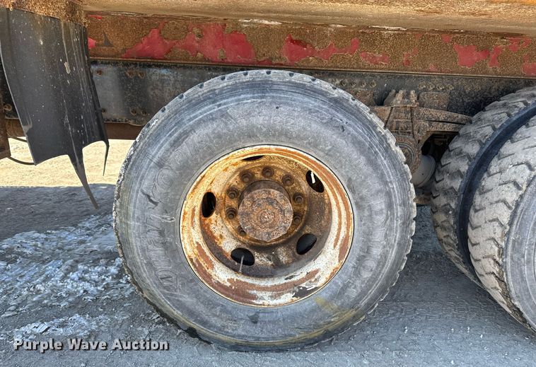 image for item DT0599 2011 Volvo VHD dump truck