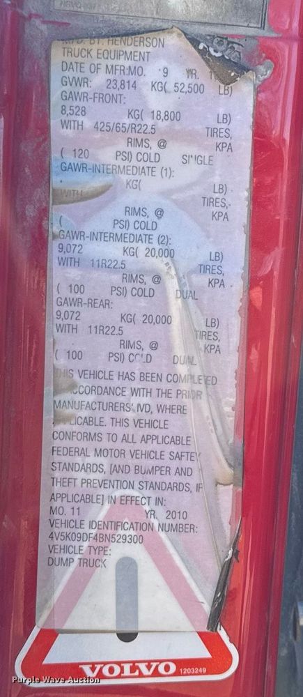 image for item DT0599 2011 Volvo VHD dump truck