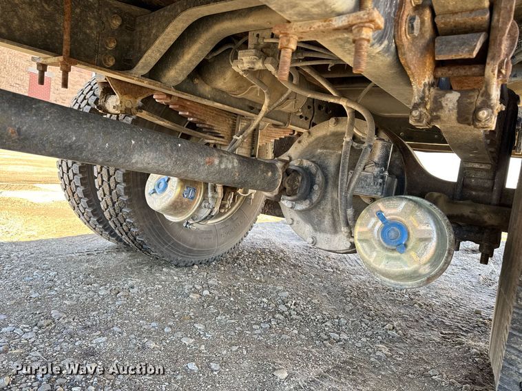 image for item DT0629 1998 Ford F700 water truck