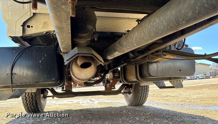 image for item DT0629 1998 Ford F700 water truck