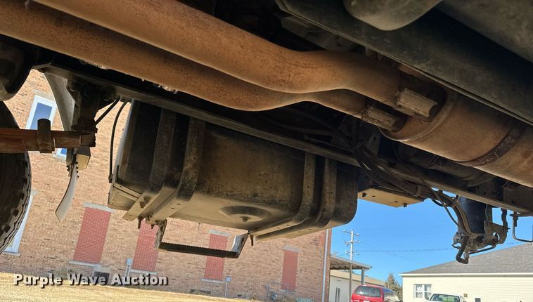 image for item DT0629 1998 Ford F700 water truck