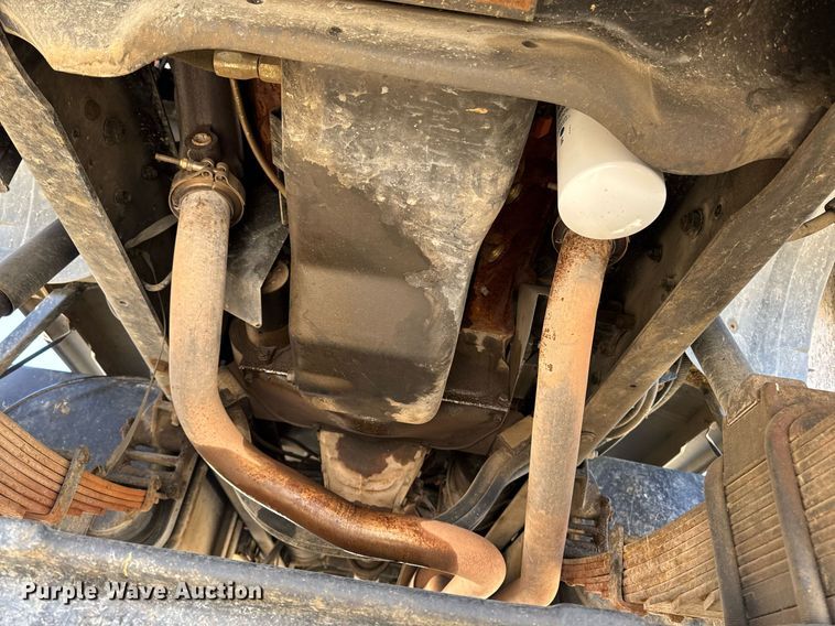 image for item DT0629 1998 Ford F700 water truck