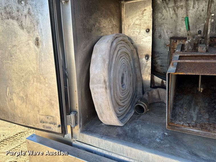 image for item DT0629 1998 Ford F700 water truck