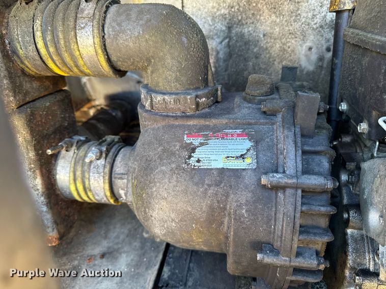 image for item DT0629 1998 Ford F700 water truck