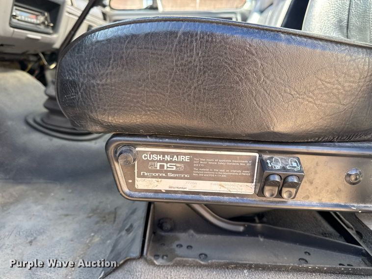 image for item DT0629 1998 Ford F700 water truck