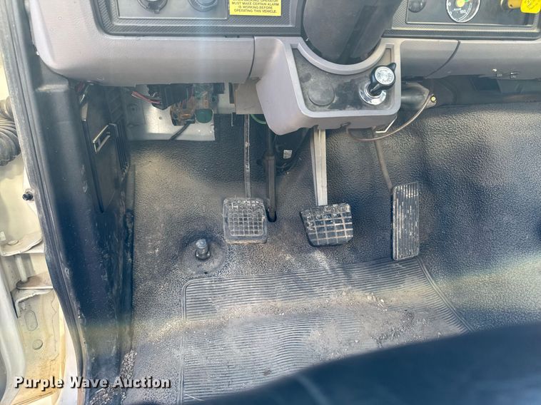 image for item DT0629 1998 Ford F700 water truck