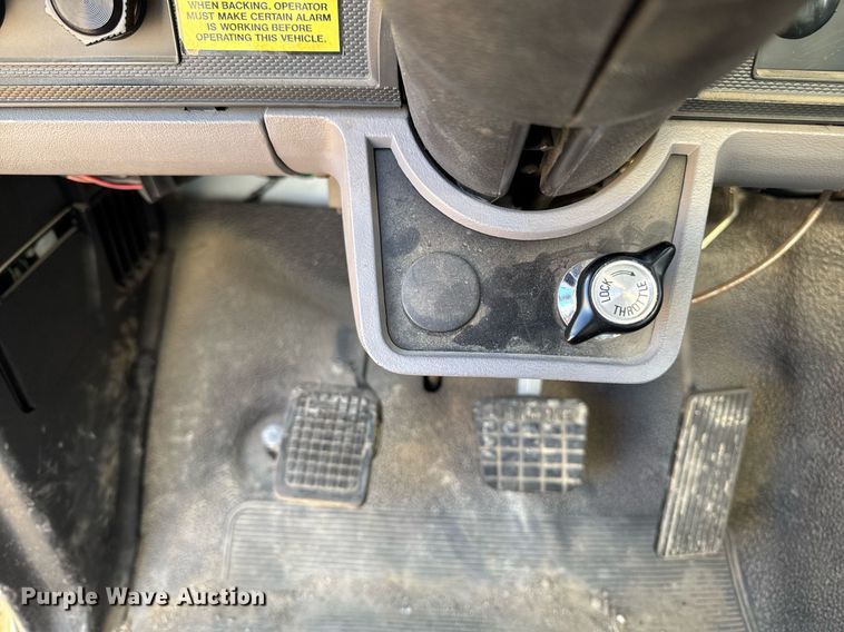 image for item DT0629 1998 Ford F700 water truck