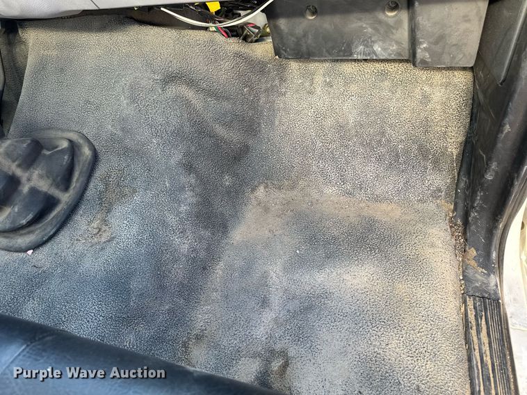 image for item DT0629 1998 Ford F700 water truck