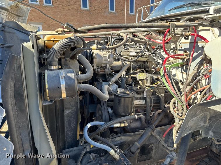 image for item DT0629 1998 Ford F700 water truck