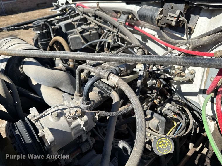 image for item DT0629 1998 Ford F700 water truck