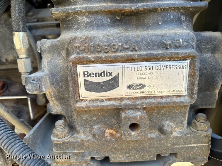 image for item DT0629 1998 Ford F700 water truck