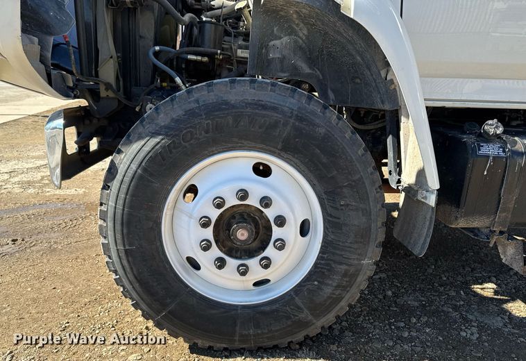 image for item DT0629 1998 Ford F700 water truck