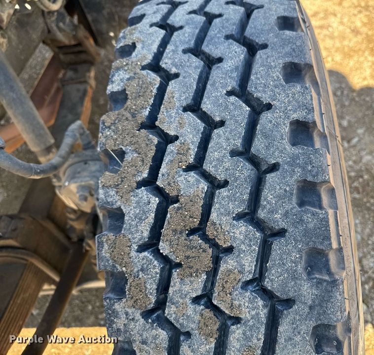 image for item DT0629 1998 Ford F700 water truck