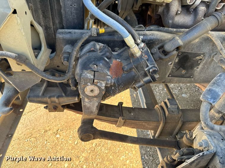 image for item DT0629 1998 Ford F700 water truck