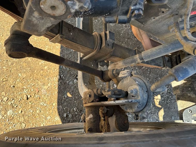 image for item DT0629 1998 Ford F700 water truck