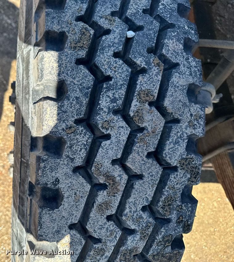 image for item DT0629 1998 Ford F700 water truck