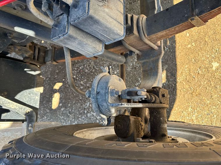 image for item DT0629 1998 Ford F700 water truck