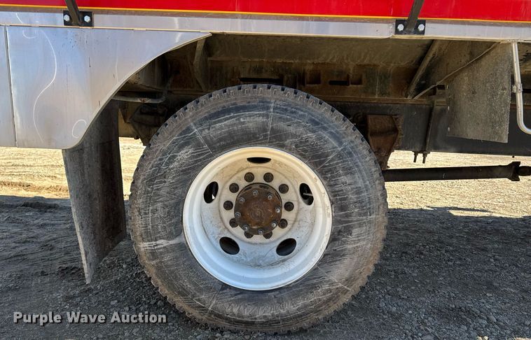 image for item DT0629 1998 Ford F700 water truck