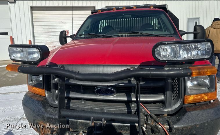 image for item DV0583 1999 Ford F450 Super Duty dump truck