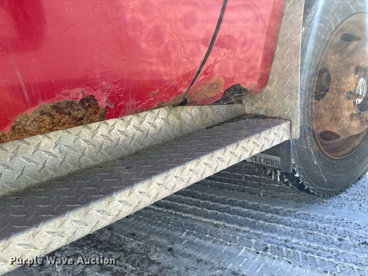 image for item DV0583 1999 Ford F450 Super Duty dump truck