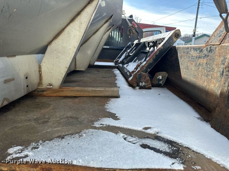 image for item DV0583 1999 Ford F450 Super Duty dump truck