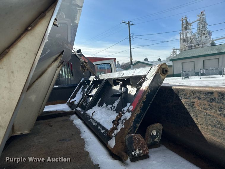 image for item DV0583 1999 Ford F450 Super Duty dump truck