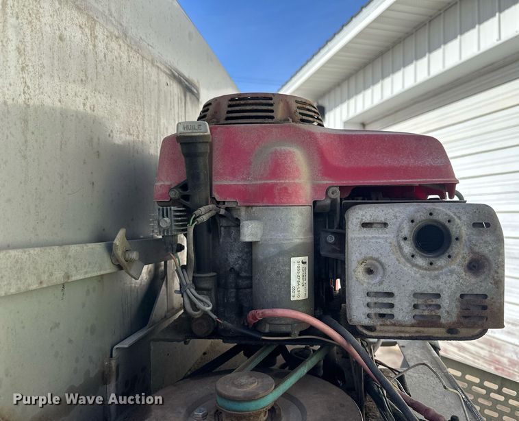 image for item DV0583 1999 Ford F450 Super Duty dump truck