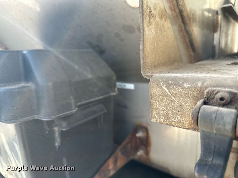 image for item DV0583 1999 Ford F450 Super Duty dump truck