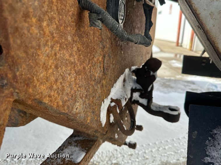 image for item DV0583 1999 Ford F450 Super Duty dump truck