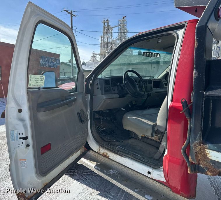 image for item DV0583 1999 Ford F450 Super Duty dump truck